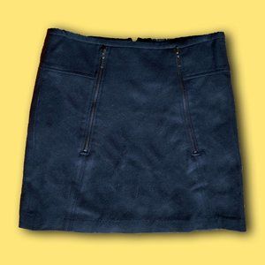 “Kenar” black wool mini-skirt